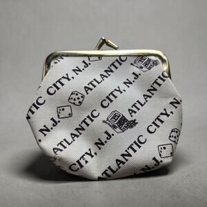 Vintage Atlantic City Coin Purse Cream White Souvenir Kiss Lock Graphic Novelty